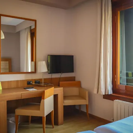 Monica Hotel Fiera Pregnana Milanese Exterior photo
