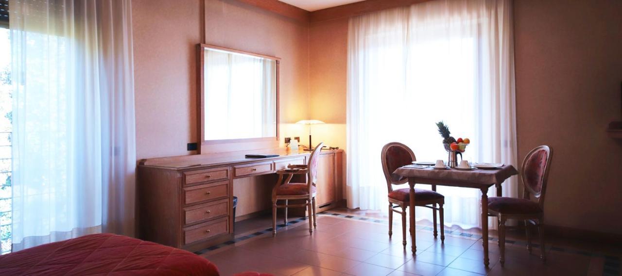 Hotel Monica Fiera 4*