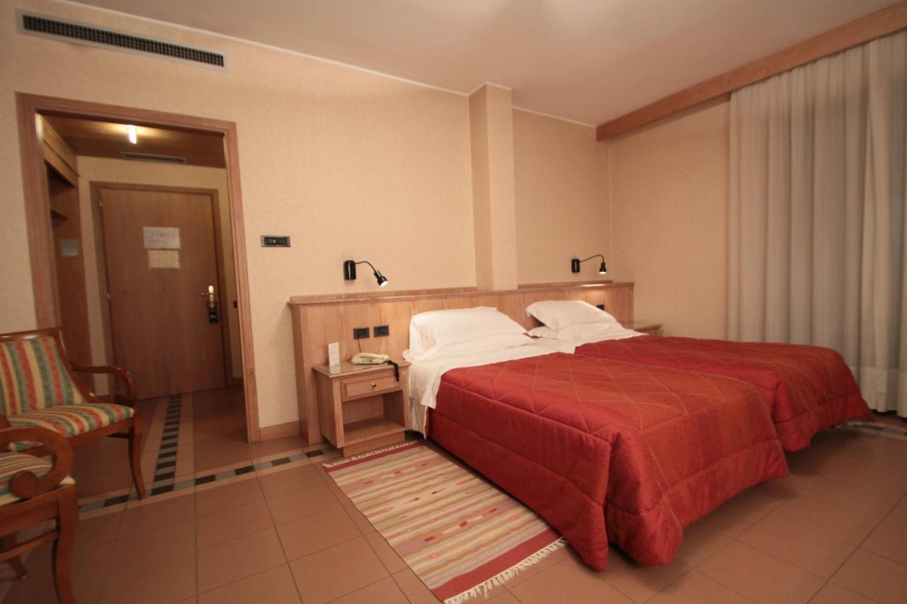 Hotel Monica Fiera 4*