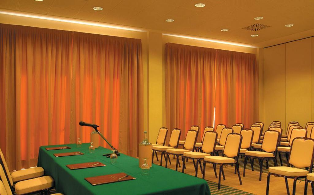 Hotel Monica Fiera 4*