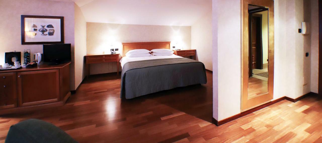 Monica Fiera Hotel Pregnana Milanese
