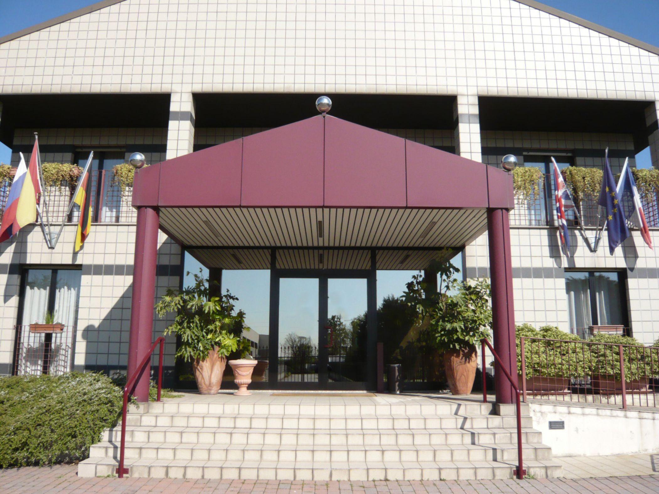 Hotel Monica Fiera 4*